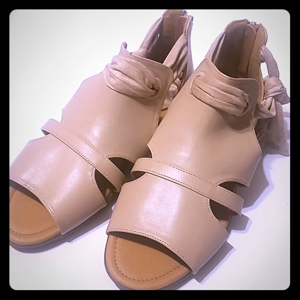 Comfortview sandals size 9w